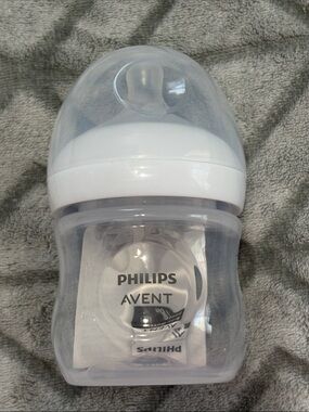 Philips Avent White Baby Bottle - Clear/White Feeding Bottle - NWOT